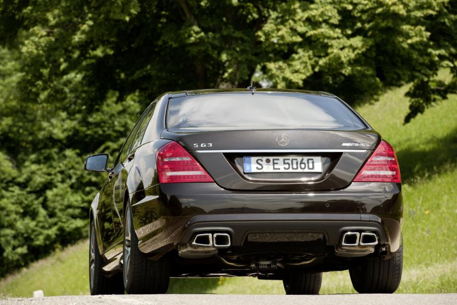  Mercedes-Benz S63 AMG 2011 года  (фото 6 из 23)
